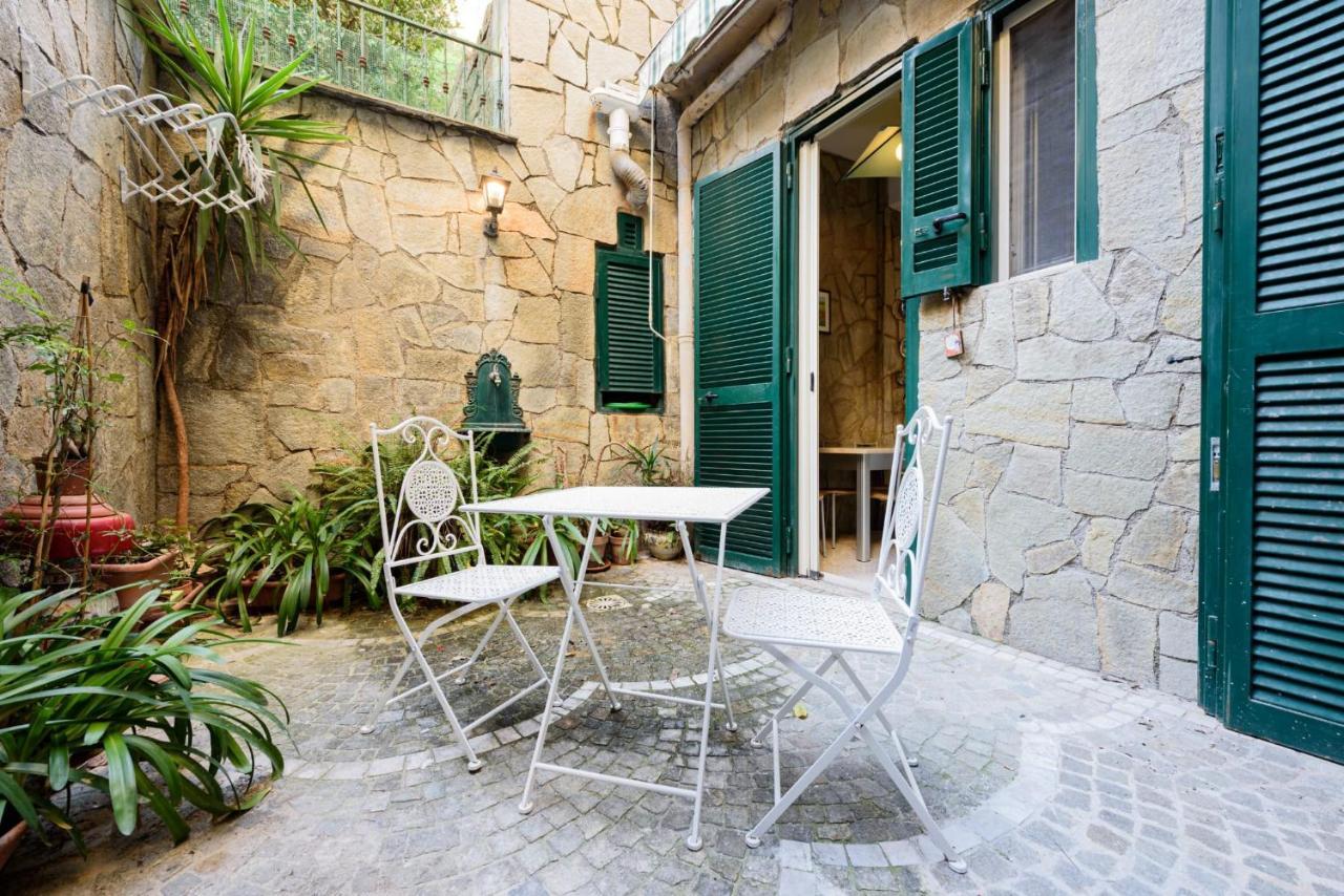 Casa Di Flo Apartment Napoli Bagian luar foto