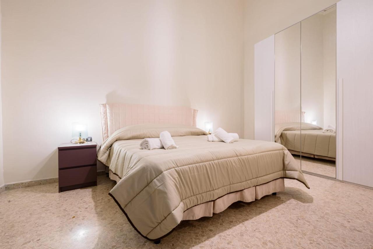 Casa Di Flo Apartment Napoli Bagian luar foto